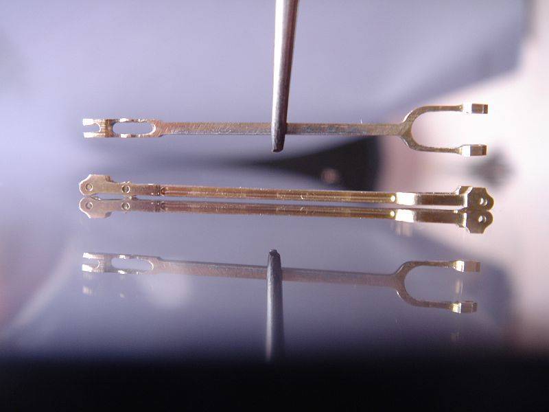 Die beiden Schieberschubstangen.