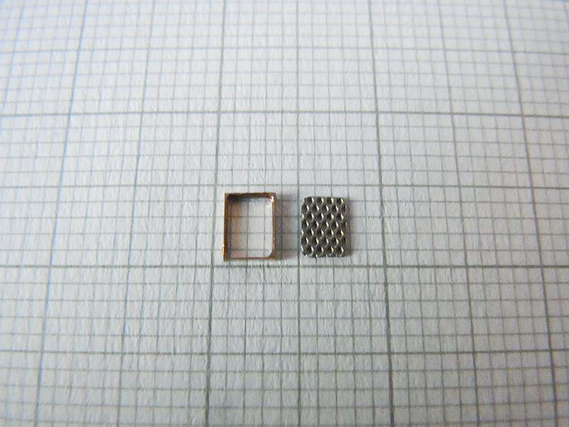 Auch hierfür ein Rahmen für das Scherengitter.