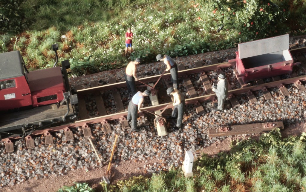 28  Betonschwelle einziehen _kl.JPG