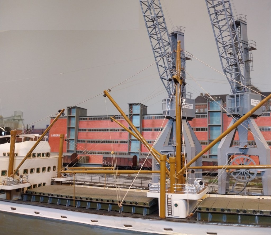 Bild 1 Saalehafen-min.jpg