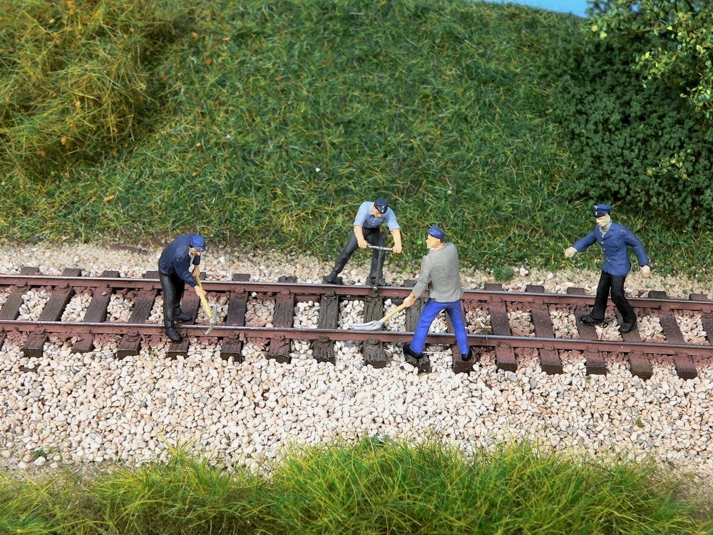 Schrauben lösen - Kopie.JPG